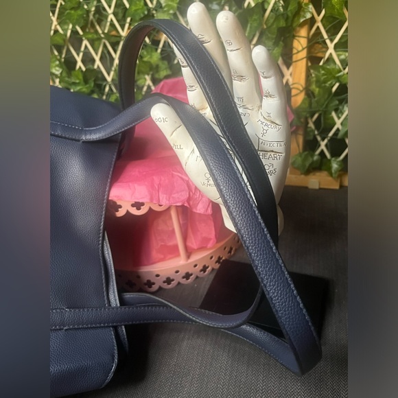 Jones New York Signature  Pacific Navy Harper Four Poster Satchel🔥 - Picture 7 of 13